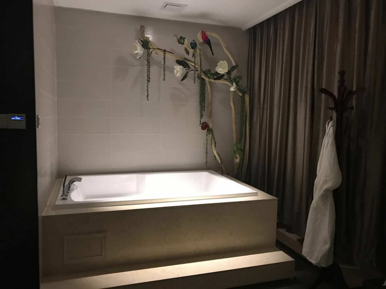 雨花区压油沟足疗新体验，兄弟相伴身心舒